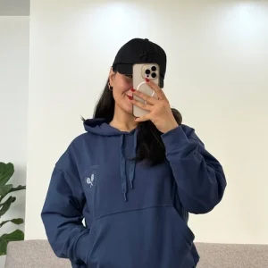 هودی زنانه سرمهای اسپرت مناسب برای استایل روزمره و باشگاه